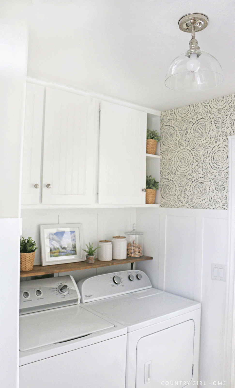 17 Laundry Room Wallpaper Ideas to Spruce Up the Drabness