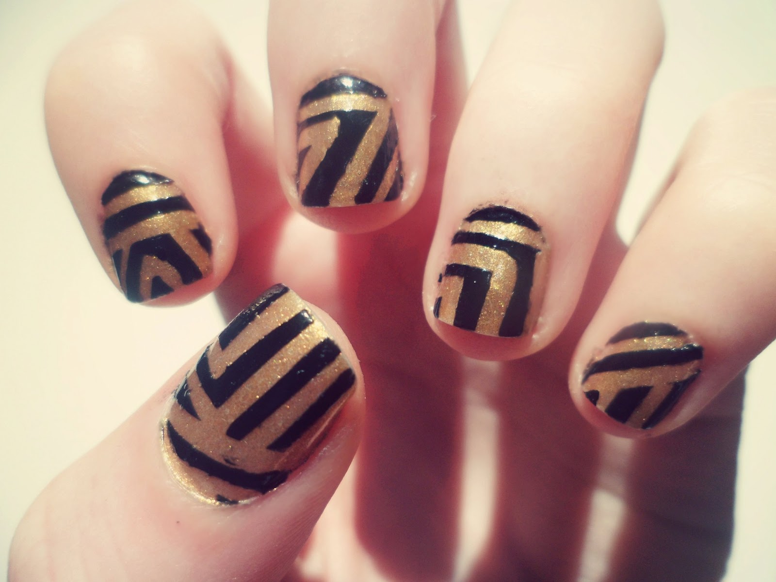 Sunday Nails - The Great Gatsby | The Lipstick, The Girl And Her Wardrobe