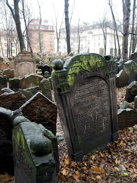 Lápidas en el Cementerio Judío de Praga