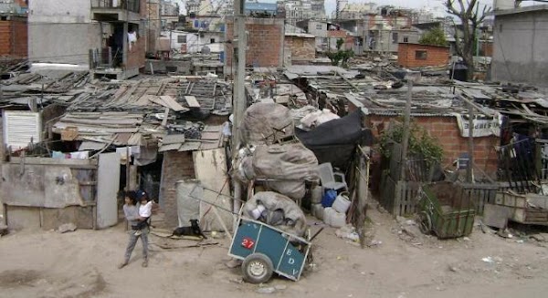 Según informe, el drama social es ''aún peor que lo que muestra el Indec'' Según informe, el drama social es ''aún peor que lo que muestra el Indec''