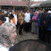 Kunjungi Pengungsi Gempa Pidie Jaya, Jokowi Bagi-Bagi Buku & Alat Tulis 