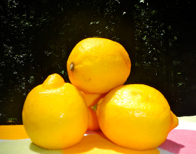 Lemons can ne used as a hair rinse to smooth, detangle, and brighten
