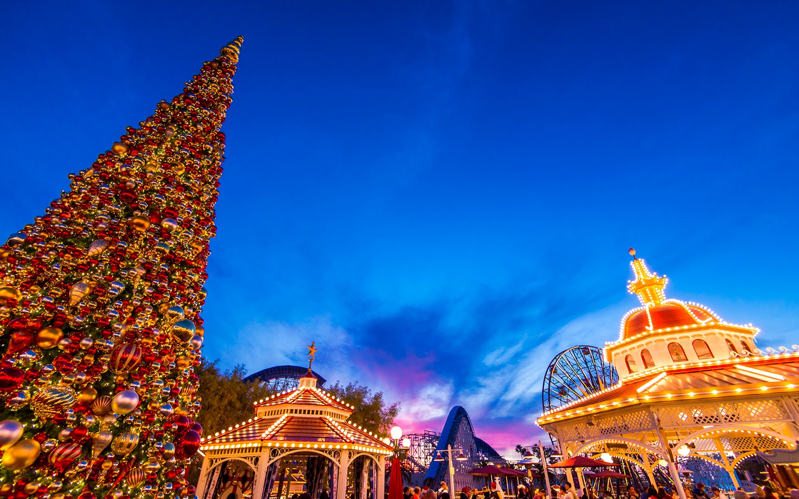 Paradise Christmas, By Day and Evening