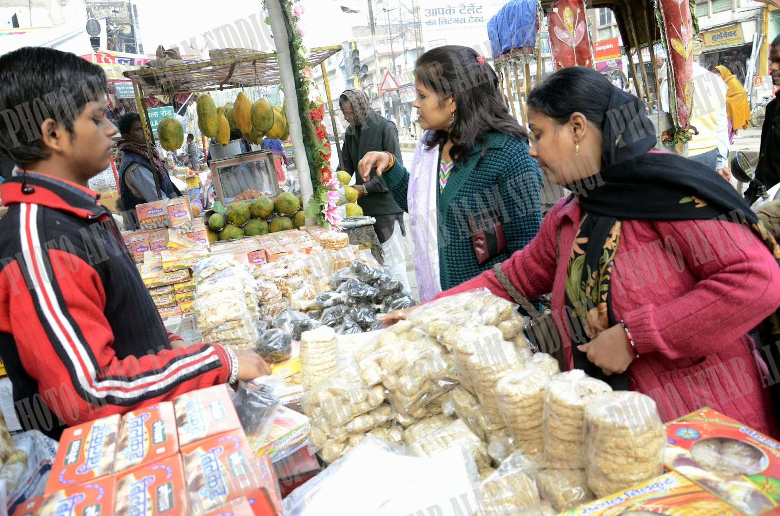 View Patna: Huge sale of tilkuts witnessed in Patna