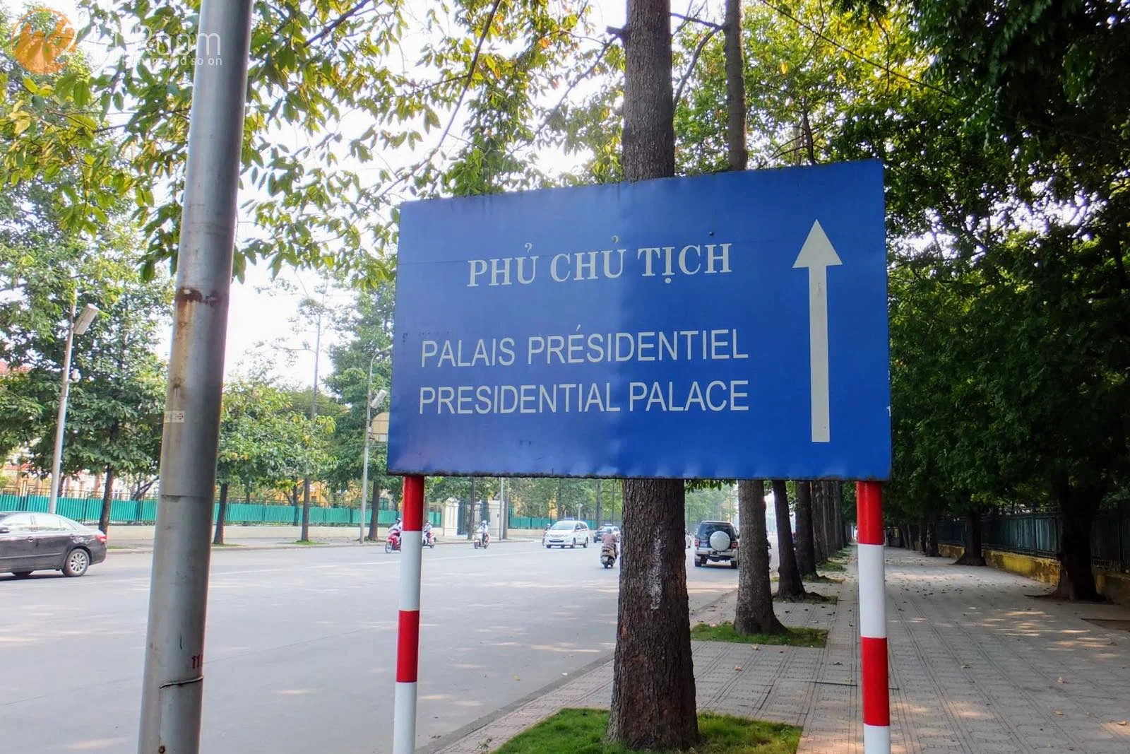 ベトナム大統領府看板　Presidential Palace sign