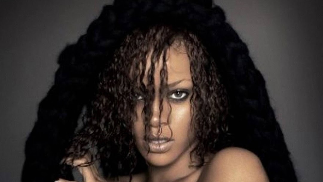 Rihanna HD Wallpaper 9