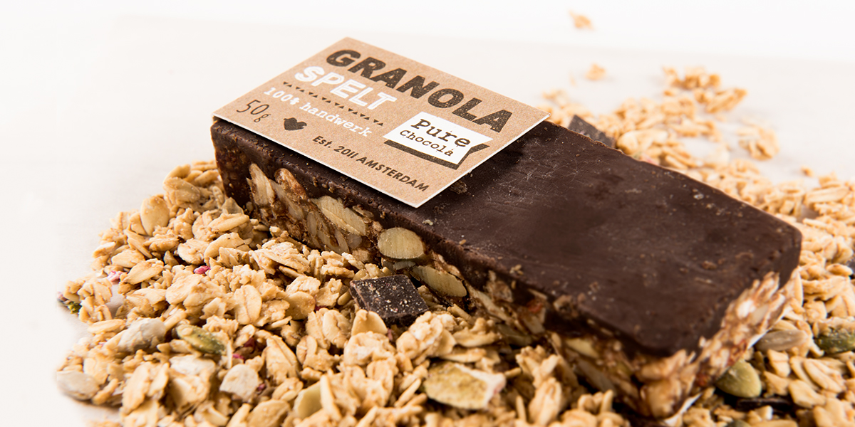 Granola Spelt Bar on Packaging of the World Creative Package Design