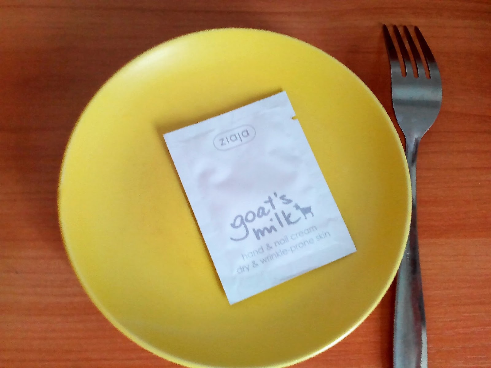 Пробую Крем для рук и ногтей Ziaja Goat's Milk Hand & Nail Cream.