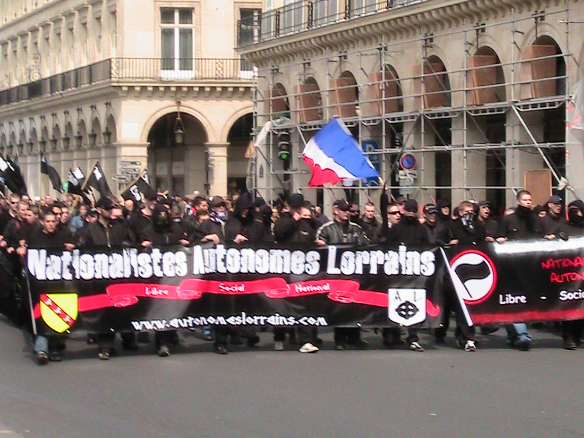 NOUVELLE RESISTANCE décembre 2011