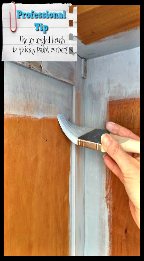 Use an angled paint brush to quickly paint the corners of the interior. Use an angled paint brush to quickly paint the corners of the interior.