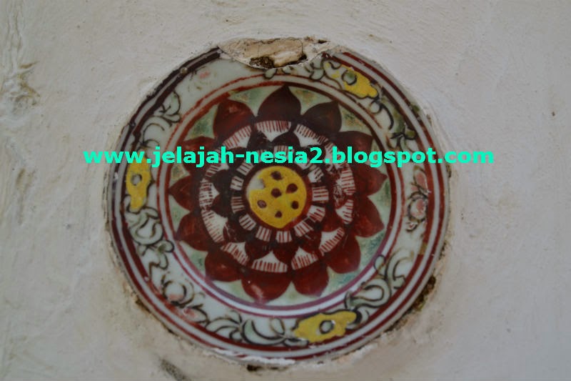 Jelajah Nesia 2 Keramik Tiongkok Kuno Di Gapura Makam 