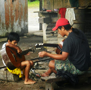 Enseñando a Cantar en Kichwa