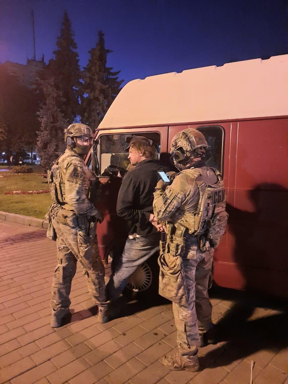Андрій Цаплієнко оприлюднив фото арсенала терориста