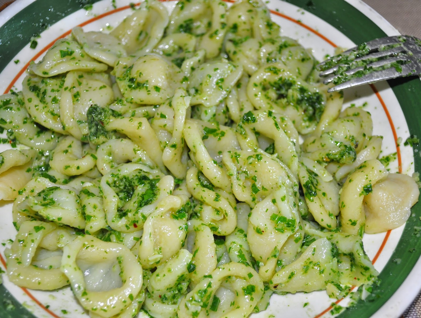 Terra degli ulivi Orecchiette con Pesto di Rucola e Mandorle