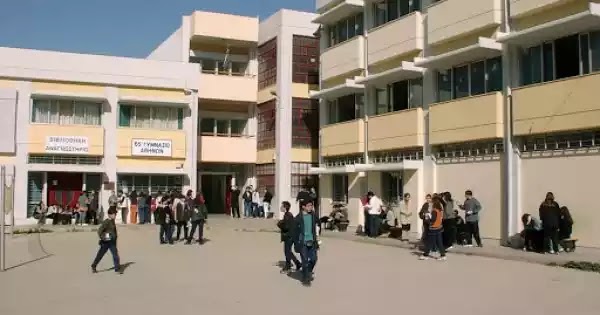 Πύργος: Κατέρρευσε από την πείνα μαθήτρια Γυμνασίου - Η επιστολή του πατέρα της ανήλικης Πύργος: Κατέρρευσε από την πείνα μαθήτρια Γυμνασίου - Η επιστολή του πατέρα της ανήλικης