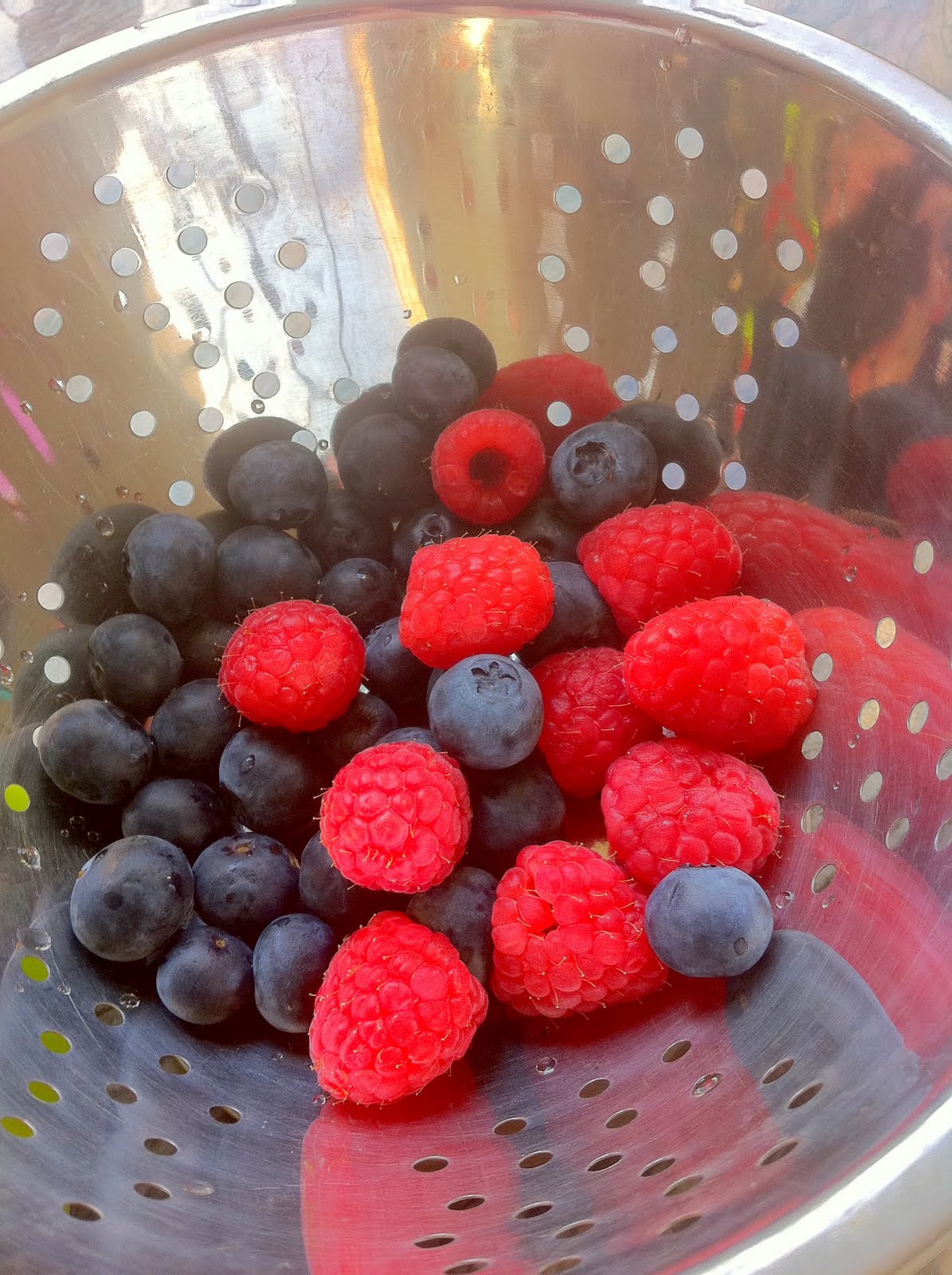 CAKE ON THE BRAIN ZOKU ICE POPS MAKER