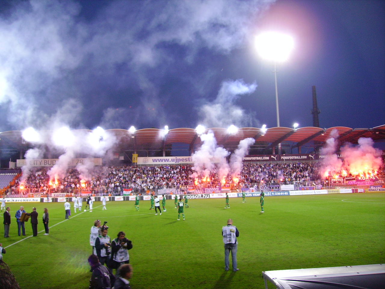 stadien Budapest Szusza Ferenc Stadion (UjpestFerencvaros) Oktober 2009