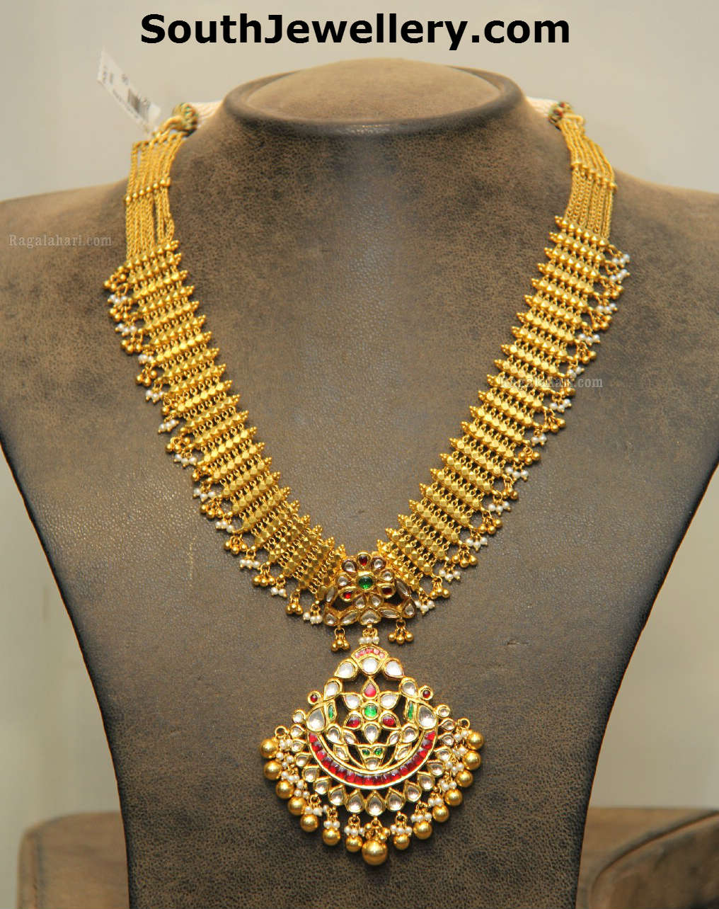Classy Gold Necklace with Kundan Pendant Indian Jewellery Designs