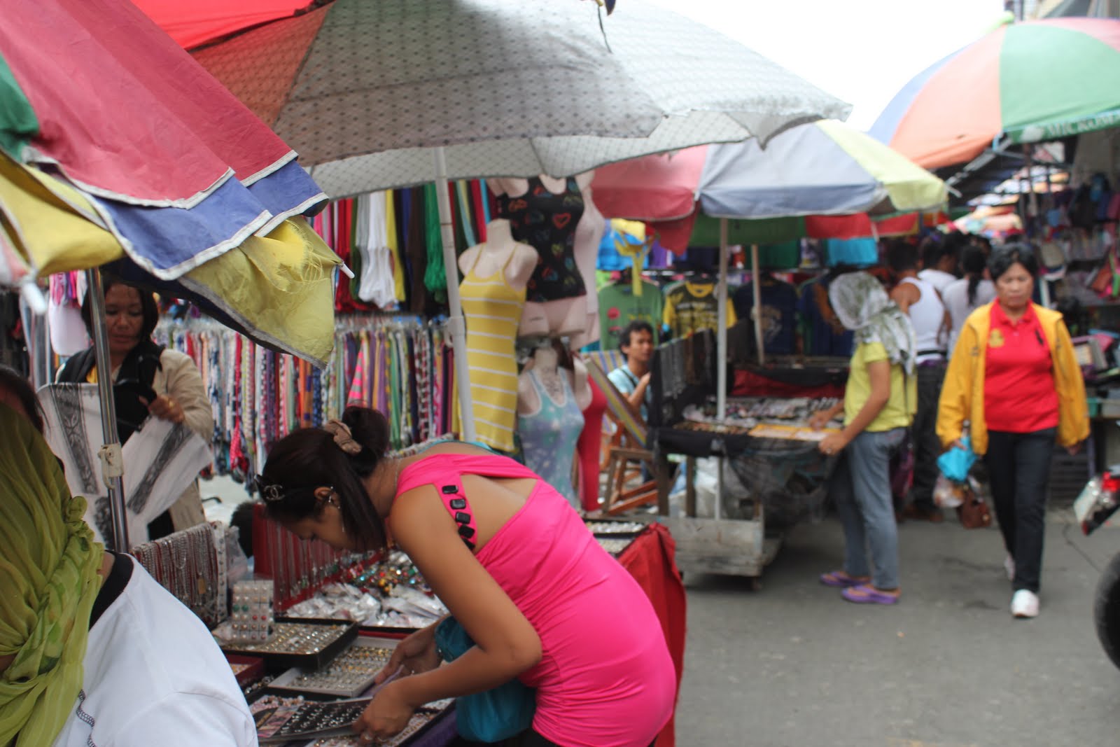 Here and There “Exploration Shopping”