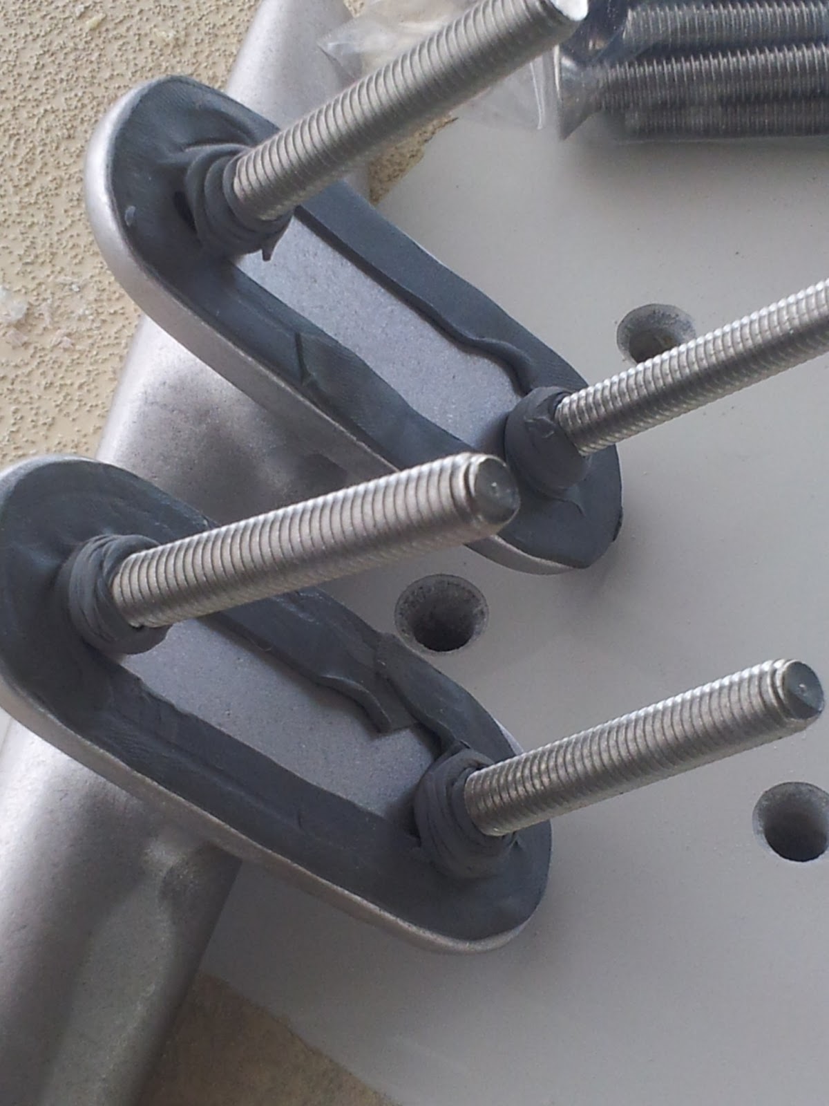 F44SC Catamaran Installing the jewelry