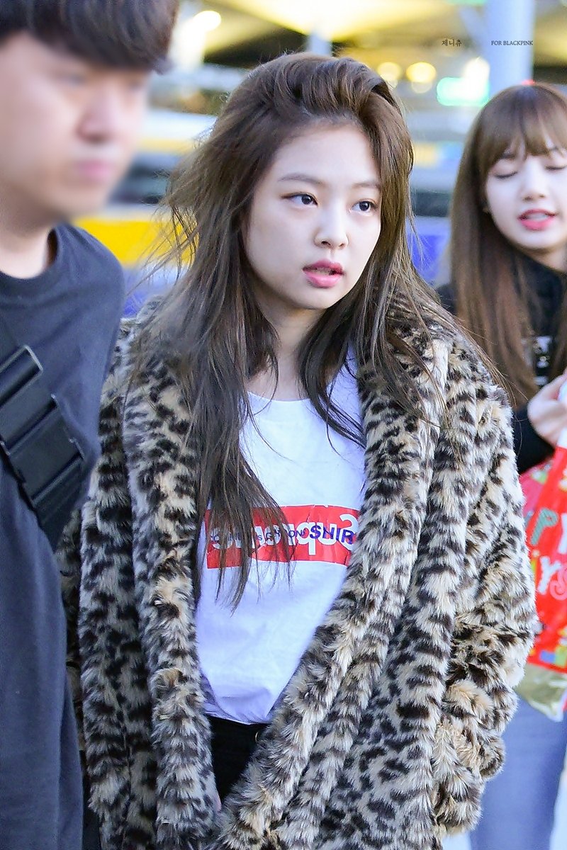 Fans Find Jennie Wake Up Face Cute!!! | Daily K Pop News