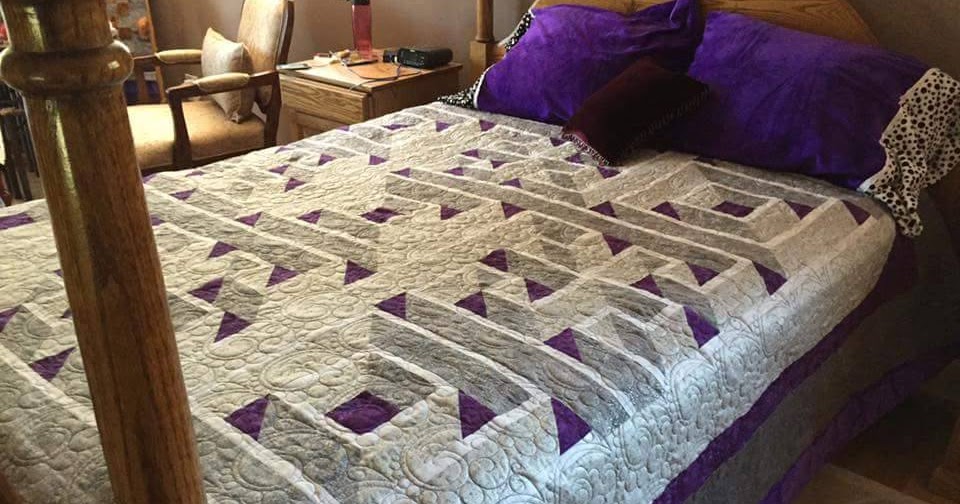 craftymary's blog Illusion quilt 2016/ Labyrinth Walk.