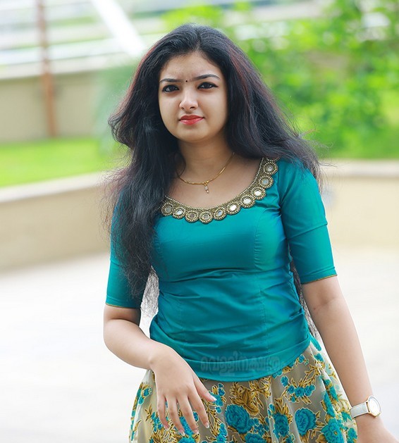 Karutha-Pakshikal-movie-actress-malavika-new-photos-1.jpg