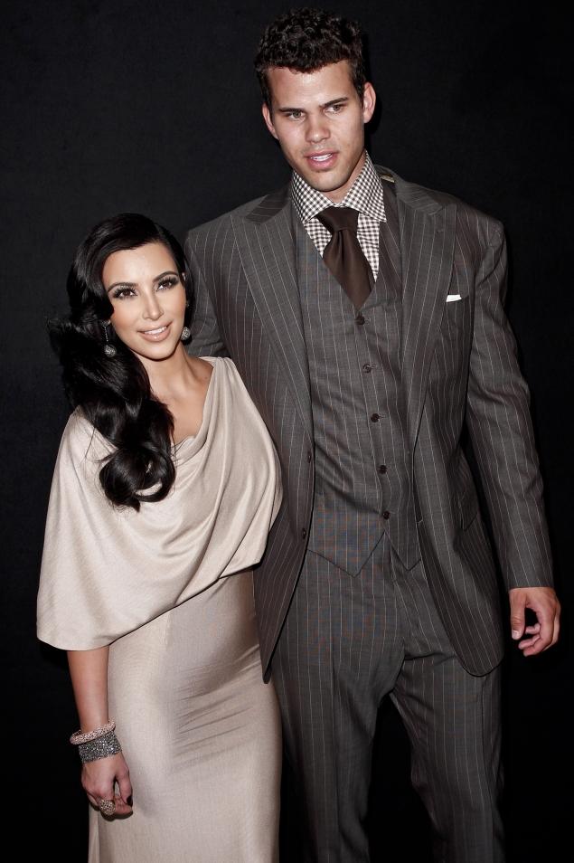 When did kris humphries retire image