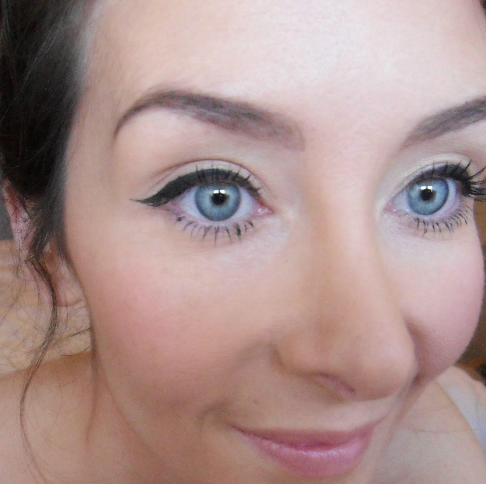 Jemma Beauty: Perfect Winged Eyeliner - Tutorial with video!