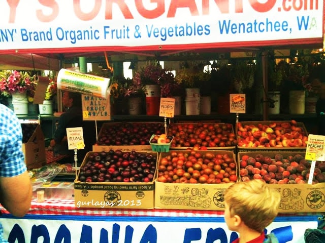 fresh produce at pike place market seattle by gurlayas.blogspot.com