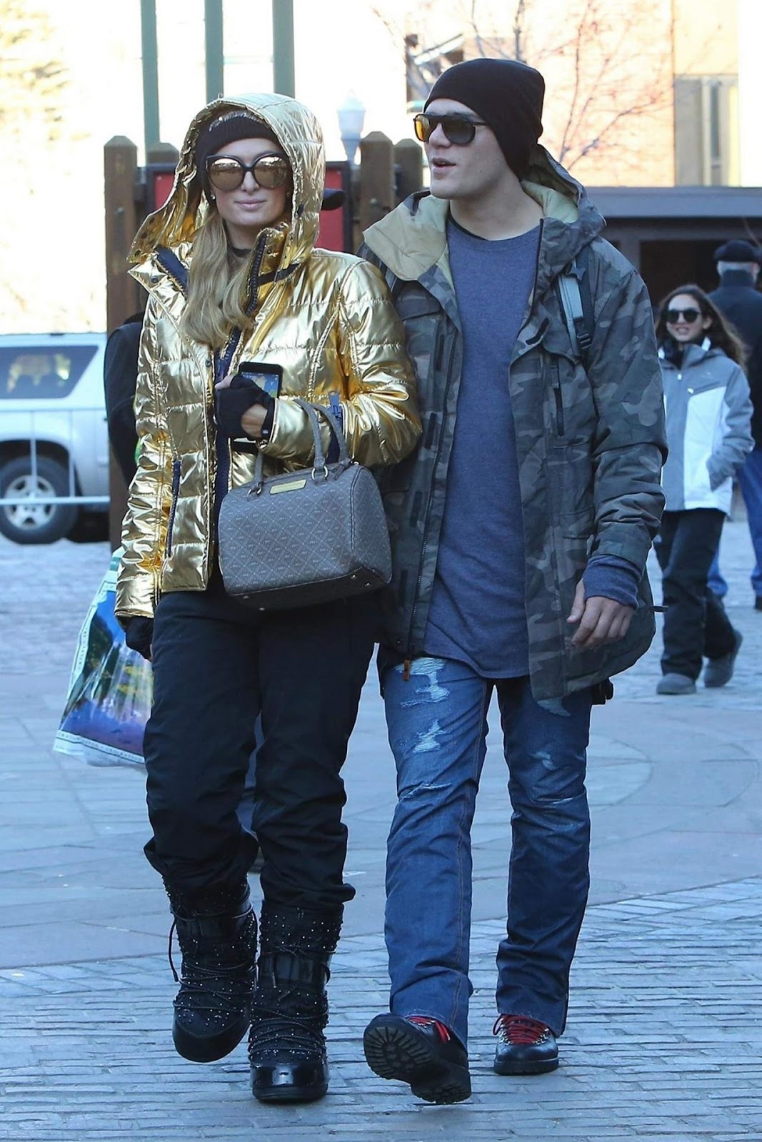 Paris Hilton and Chris Zylka Stroll Photos in Aspen - Hollywood Stars