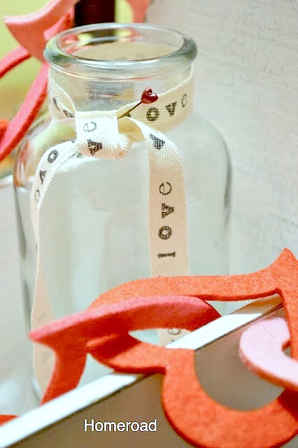 printed valentine ribbon on cotton fabric. Homeroad.net