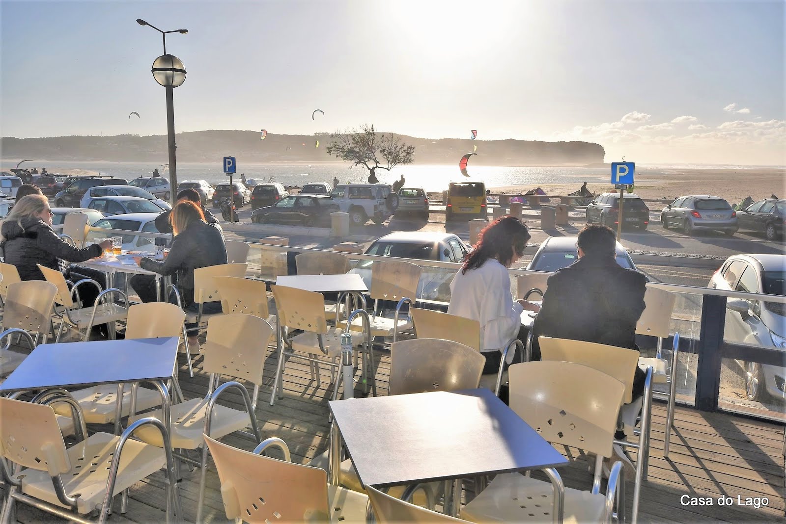 Foz do Arelho beach: vast, tranquil and white sandy