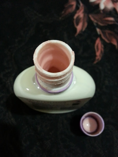 Lacto Calamine Skin Balance Daily Nourishing Lotion-Oil Control Review, Pictures and Swatches