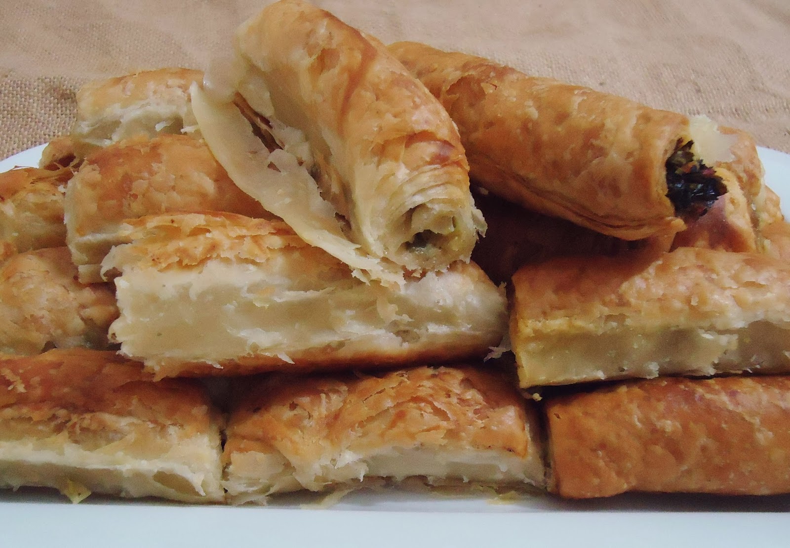 Birsel ve İrem El Açması Çıtır Börek (IspanaklıPırasalı)