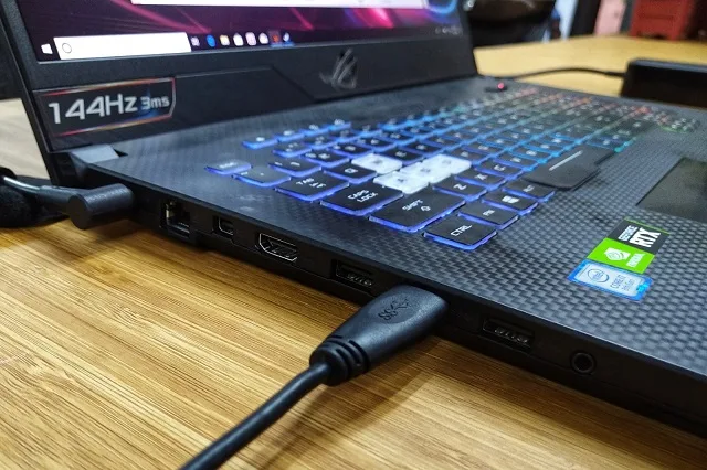 ASUS ROG Strix GL704 SCAR II Gaming Laptop Hands On