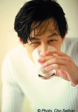 웃을 때 소년같이 웃는 이정재 .jpg | 인스티즈