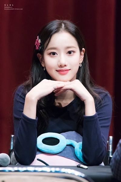 카메라가 미모를 다 담지 못한다는 실물갑 여돌.jpgif | 인스티즈