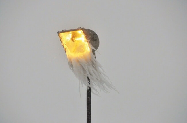 18 Extraordinary Pictures: Filters Fade in Front of Nature’s Magnificence - A bearded streetlight 18 Extraordinary Pictures: Filters Fade in Front of Nature’s Magnificence - A bearded streetlight