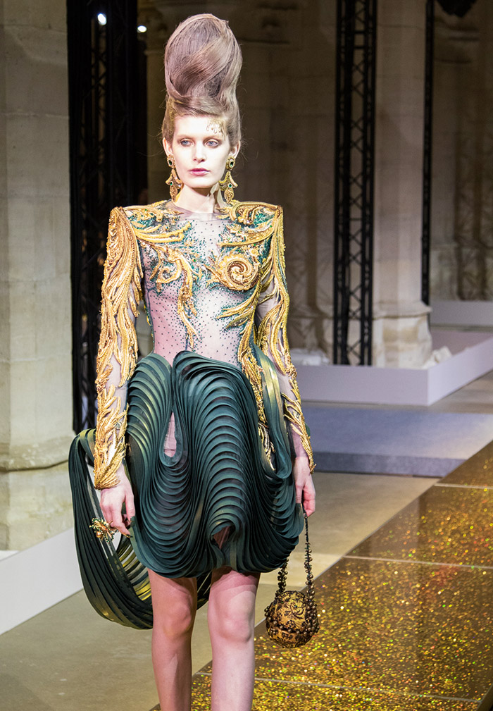 DESIGN and ART MAGAZINE: Medieval Majesty in Paris: Guo Pei's French ...