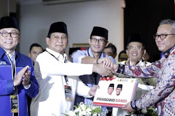 Selesai Salat Jumat, Prabowo-Sandiaga Uno Resmi Daftar ke KPU 