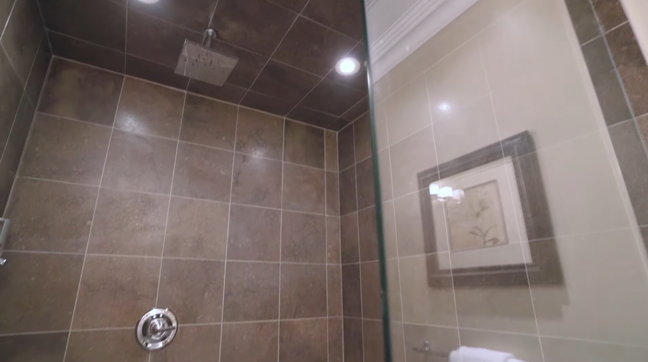 21 Photos vs. 245 Dalesford Rd, Unit 618, Toronto Condo Interior Design Tour