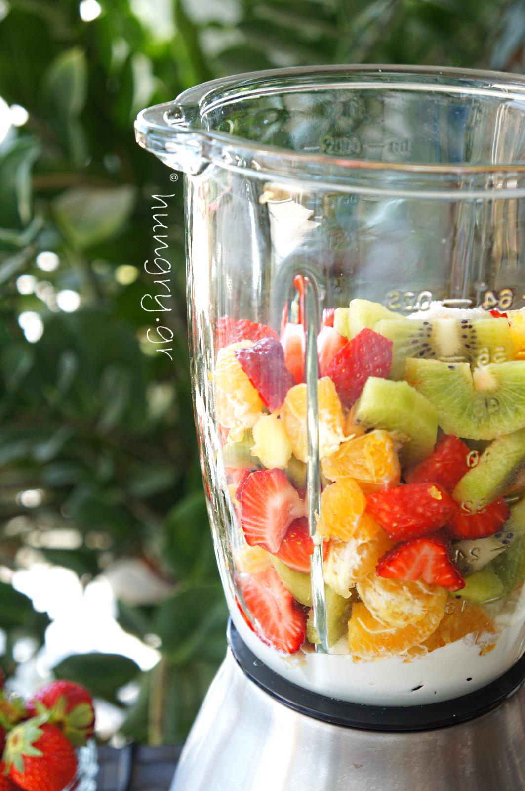 Kitchen Stories Strawberry Ginger Smoothie