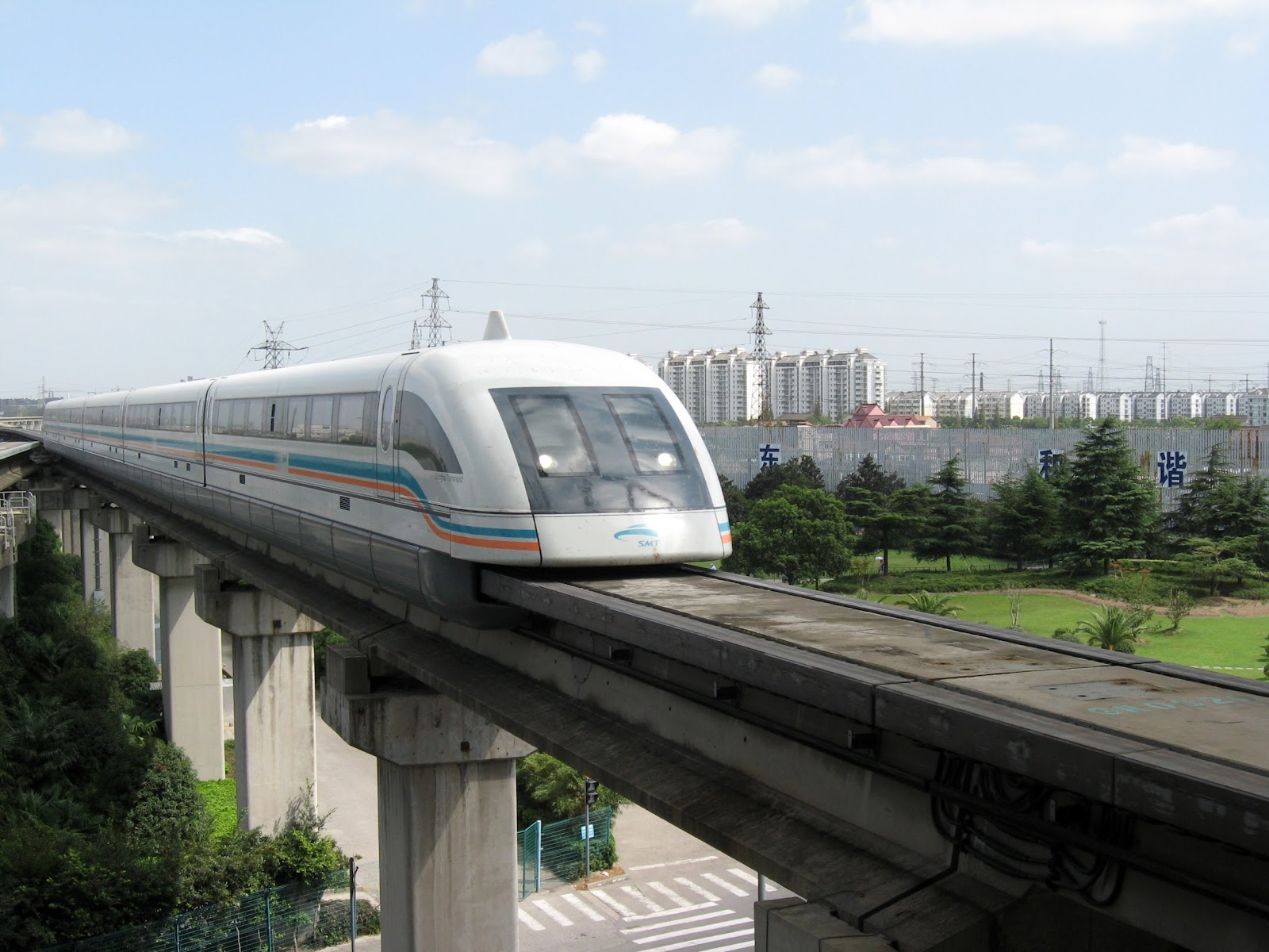 Железнодорожное передвижение. Маглев Шанхай. Поезд Маглев в Шанхае. Скоростной поезд Маглев в Шанхае. Шанхайский «Маглев» в Китае.