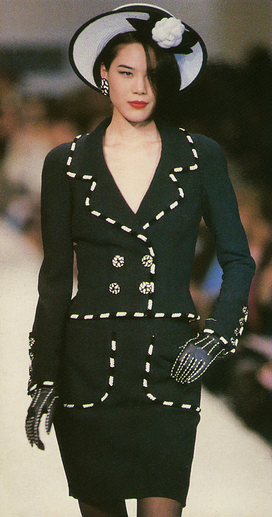 ARIANE KOIZUMI Chanel Show 1990 S S VogueSpirit Scan
