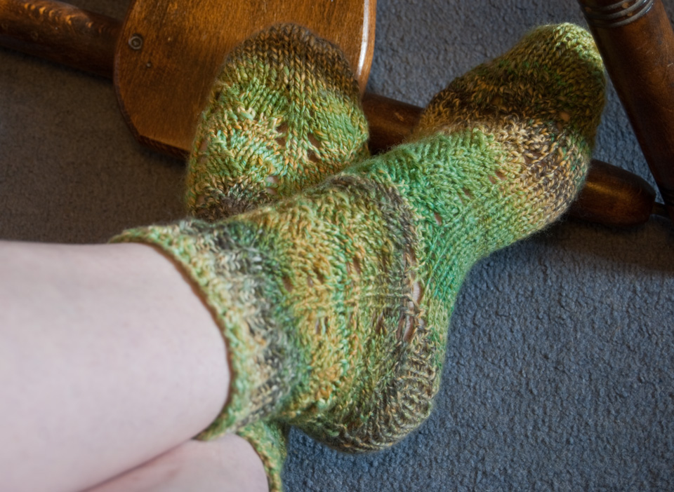 Stitchin' Bints: Ginkgo socks, chart for reduced number of stitches