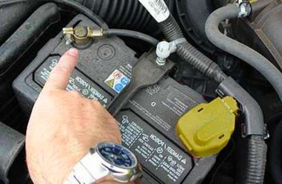 5 Penyebab Aki Mobil Tiba-tiba Tekor Terus - Motor Error