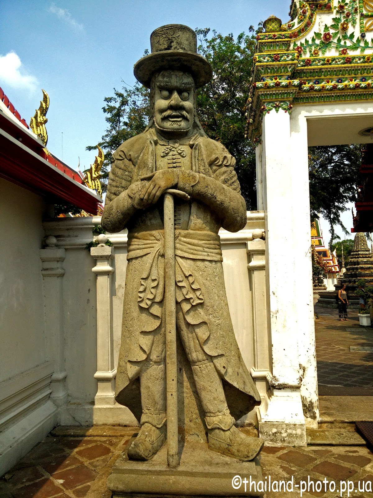 Каменная статуя в Бангкоке