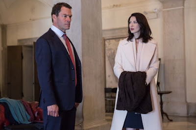 Dominic West and Caitriona Balfe in Money Monster