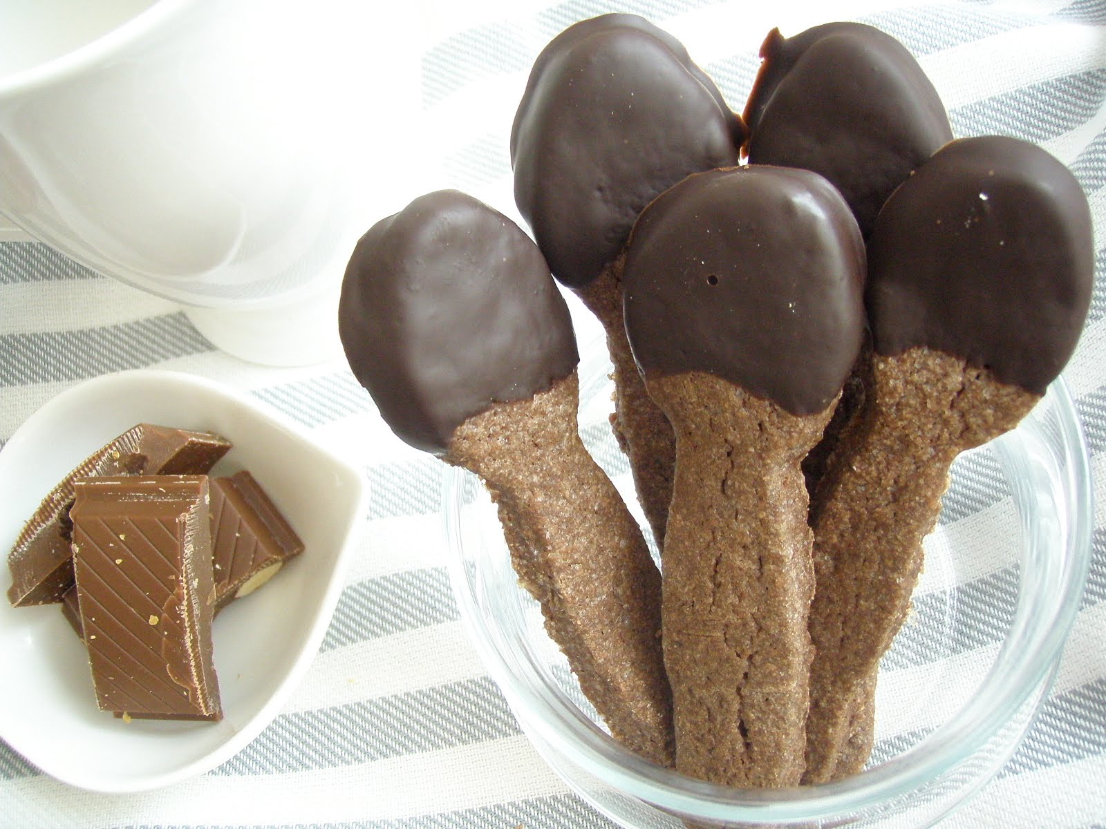 HOBİLEMECE Kaşık Dolusu Çikolata